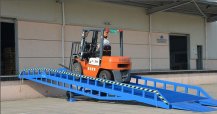 湖北移動(dòng)登車(chē)橋,10噸集裝箱裝車(chē)平臺