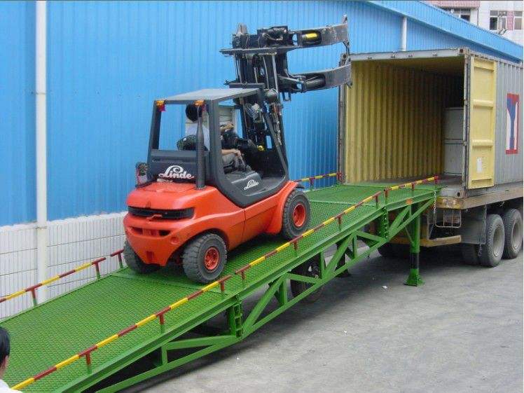 長(cháng)沙移動(dòng)液壓登車(chē)橋【珠峰機械生產(chǎn)】